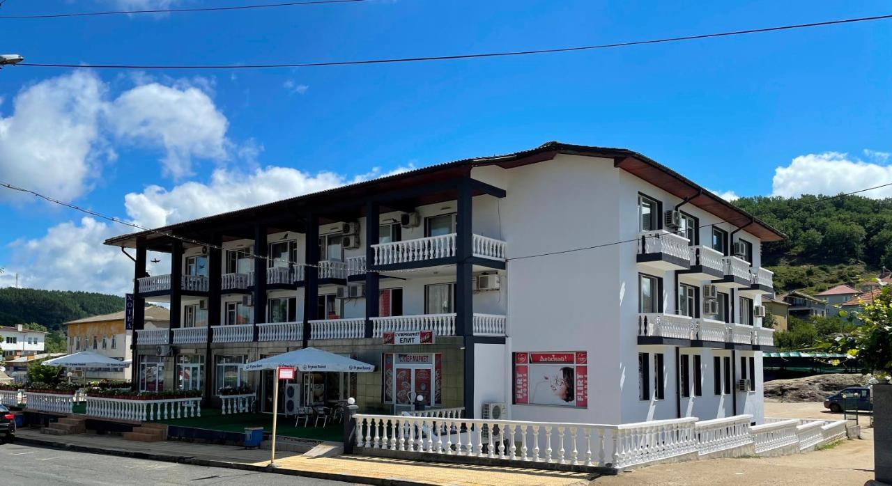 Hotel Elit Kirkovo  Extérieur photo