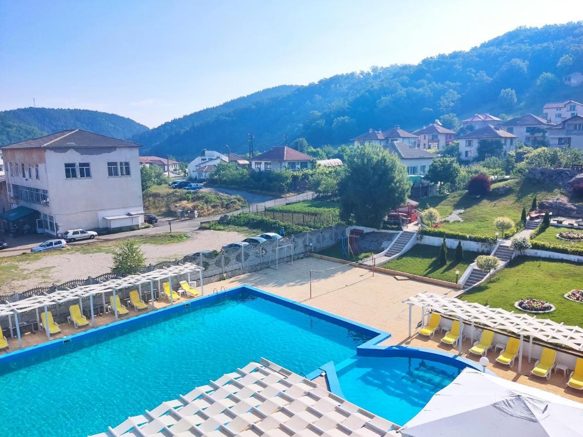 Hotel Elit Kirkovo  Extérieur photo