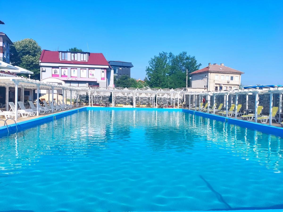 Hotel Elit Kirkovo  Extérieur photo
