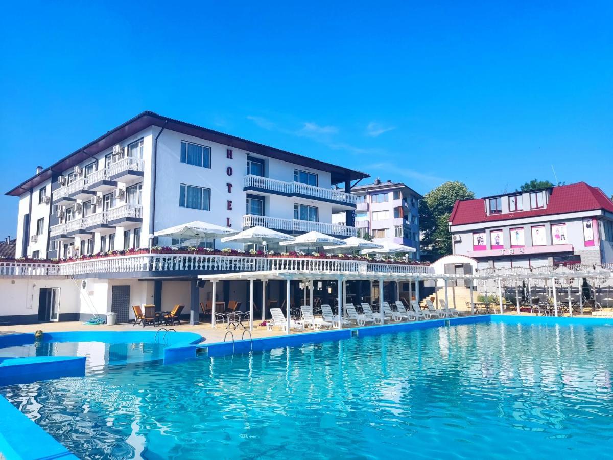 Hotel Elit Kirkovo  Extérieur photo