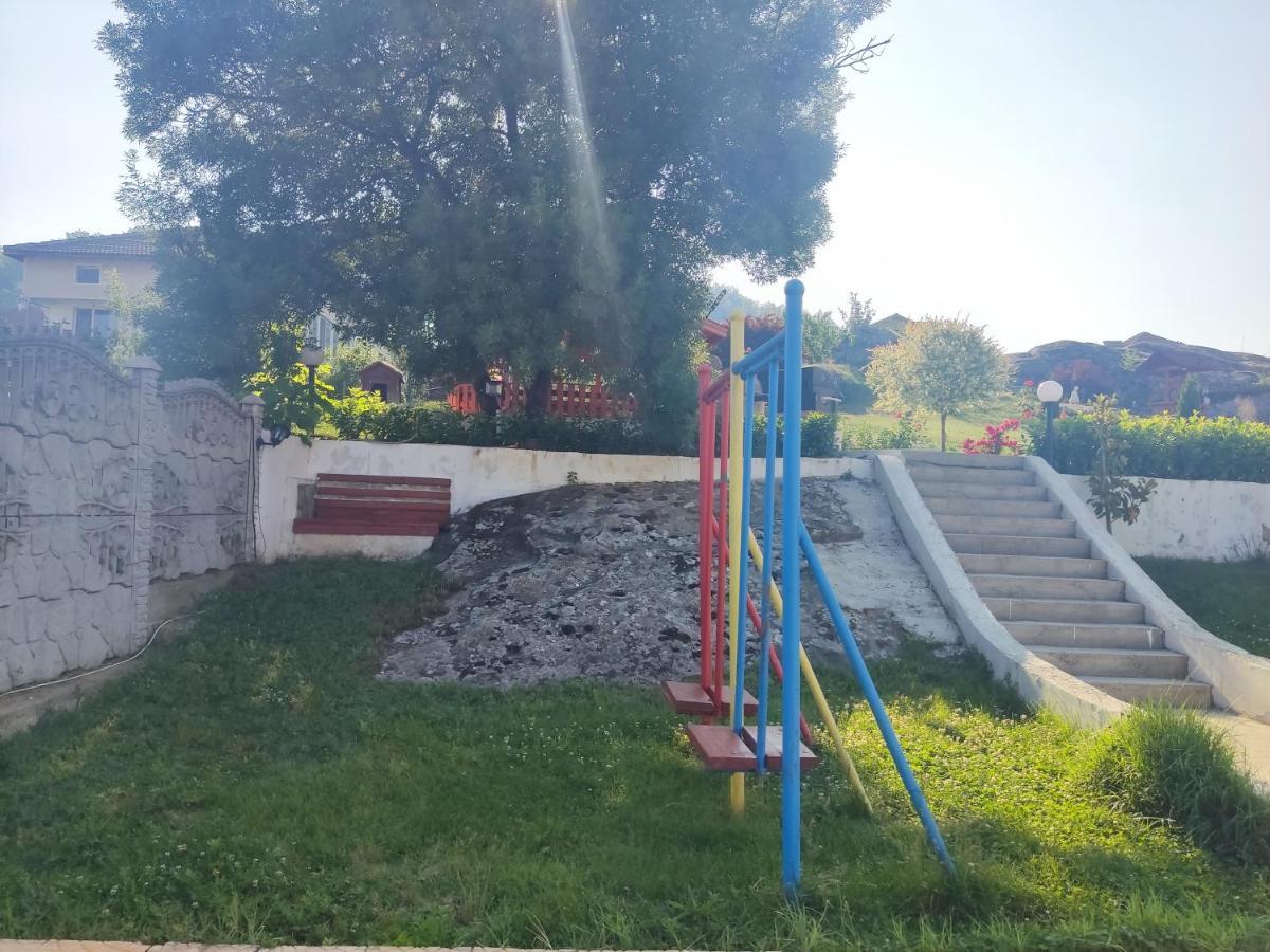 Hotel Elit Kirkovo  Extérieur photo