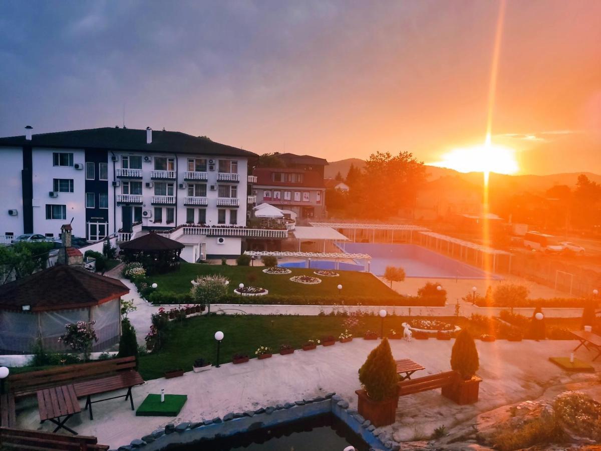 Hotel Elit Kirkovo  Extérieur photo